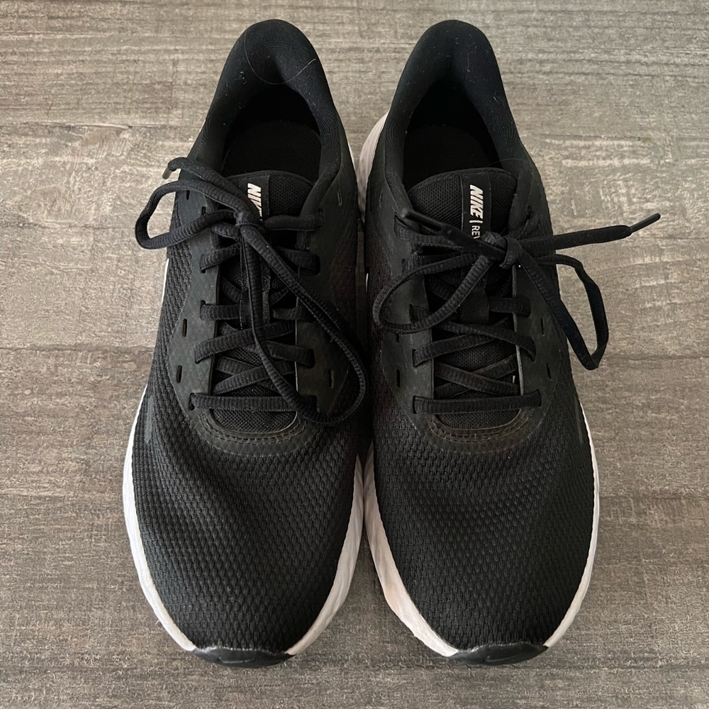 Nike Women’s Revolution 5 Running Shoes